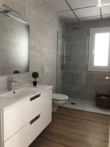 Chalet de 3 habitaciones en Pinoso en venta con piscina - 260.000 € (Ref: 9313435)