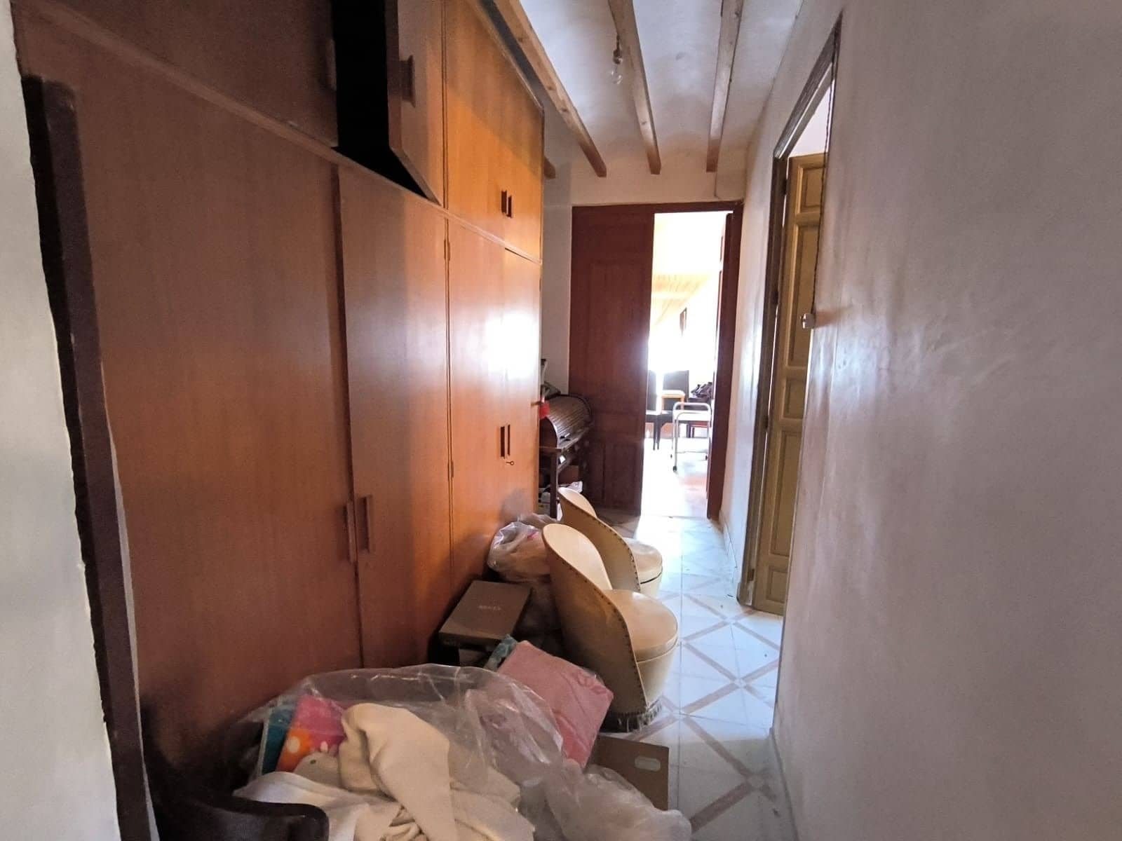 5 bedroom Townhouse for sale in Pinoso - € 72,000 (Ref: 9313555)