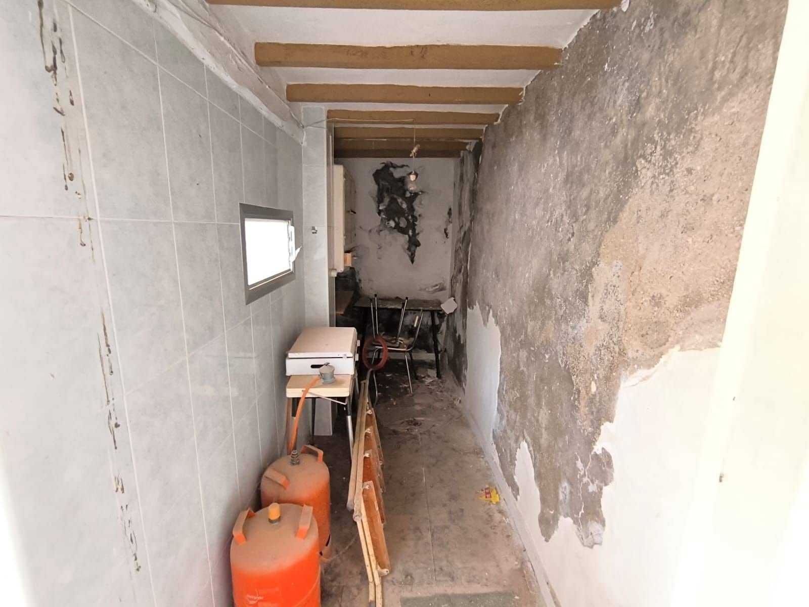 5 bedroom Townhouse for sale in Pinoso - € 72,000 (Ref: 9313555)