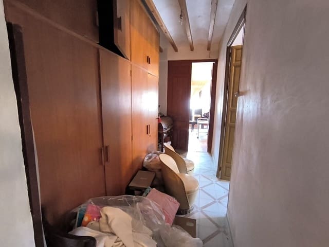 5 bedroom Townhouse for sale in Pinoso - € 72,000 (Ref: 9313555)