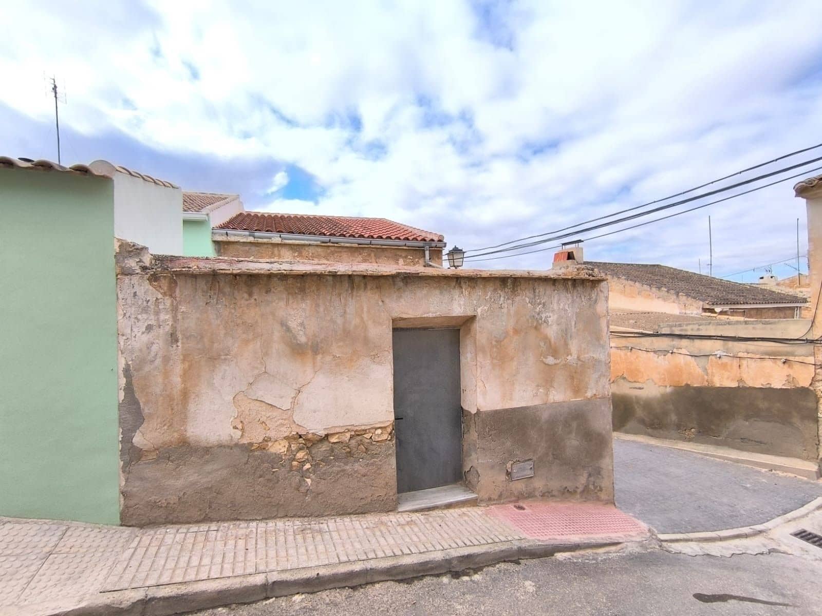 5 bedroom Townhouse for sale in Pinoso - € 72,000 (Ref: 9313555)