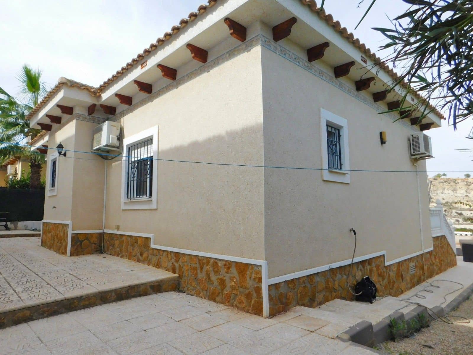 Chalet de 3 habitaciones en Bigastro en venta con piscina - 280.000 € (Ref: 9335158)