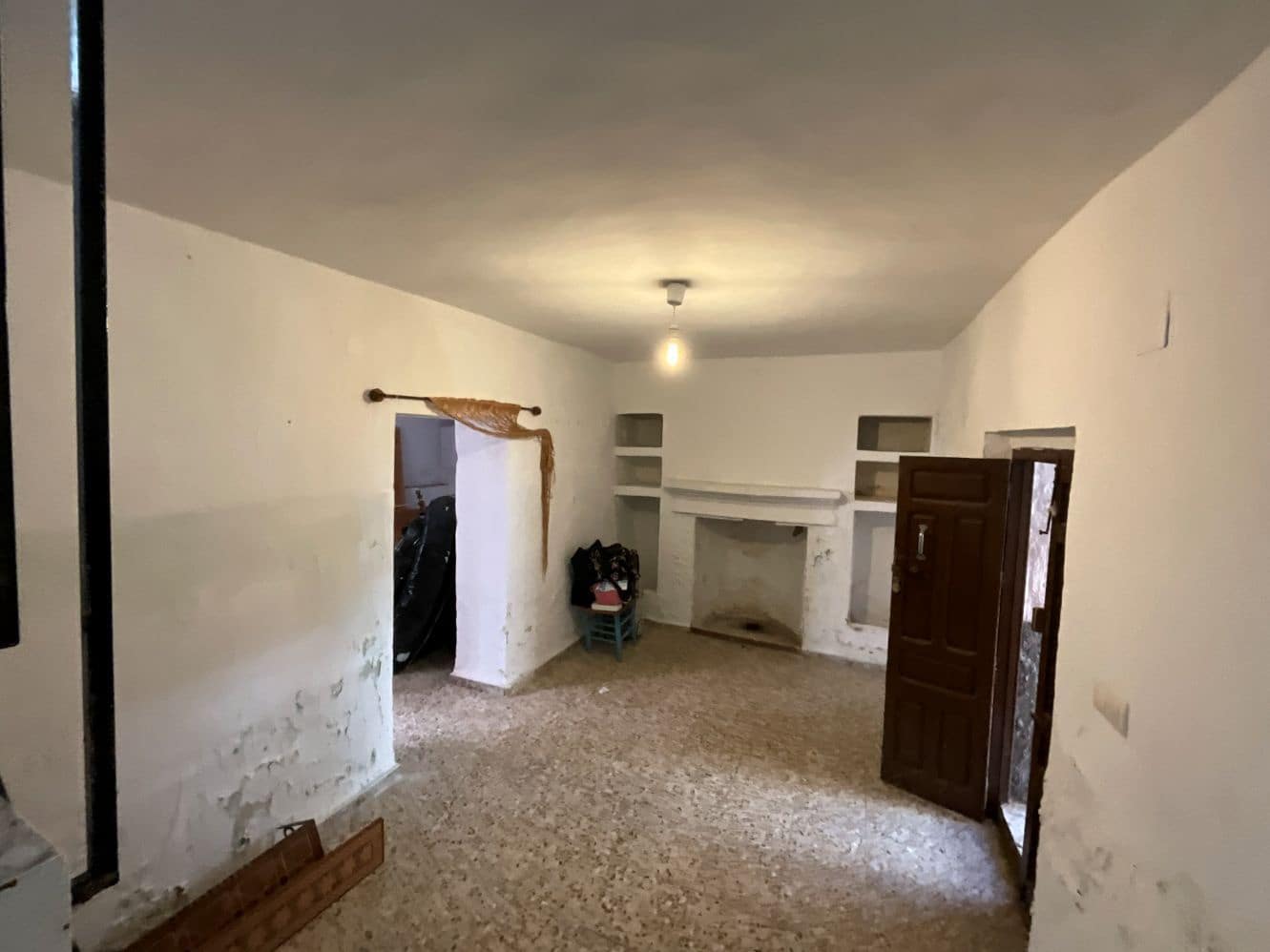 4 slaapkamer Huis te koop in Albunuelas - € 59.000 (Ref: 9588068)