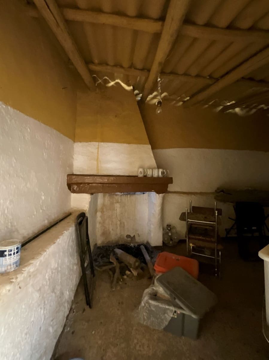 4 slaapkamer Huis te koop in Albunuelas - € 59.000 (Ref: 9588068)