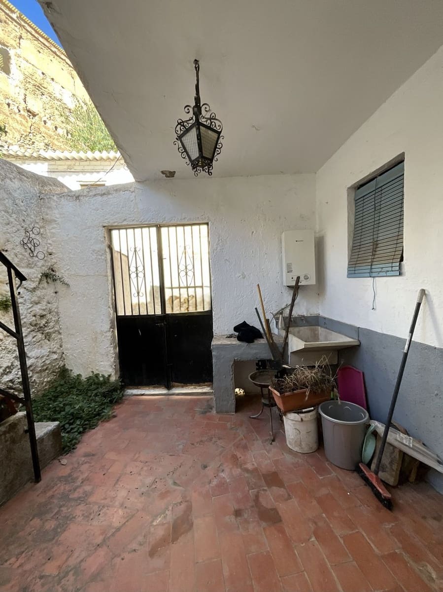 4 slaapkamer Huis te koop in Albunuelas - € 59.000 (Ref: 9588068)