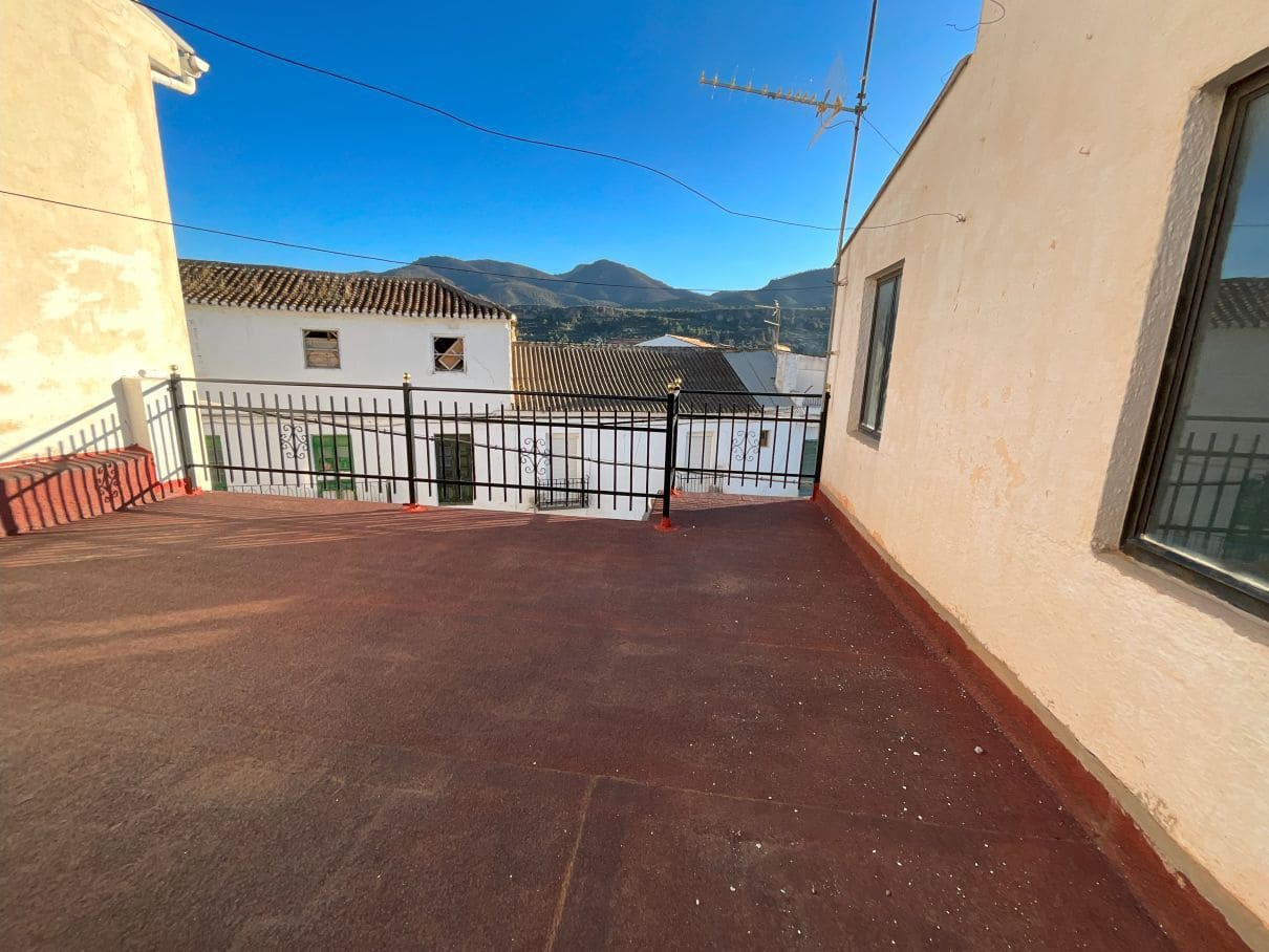 3 sovrum Hus till salu i Albunuelas med garage - 120 000 € (Ref: 9588079)