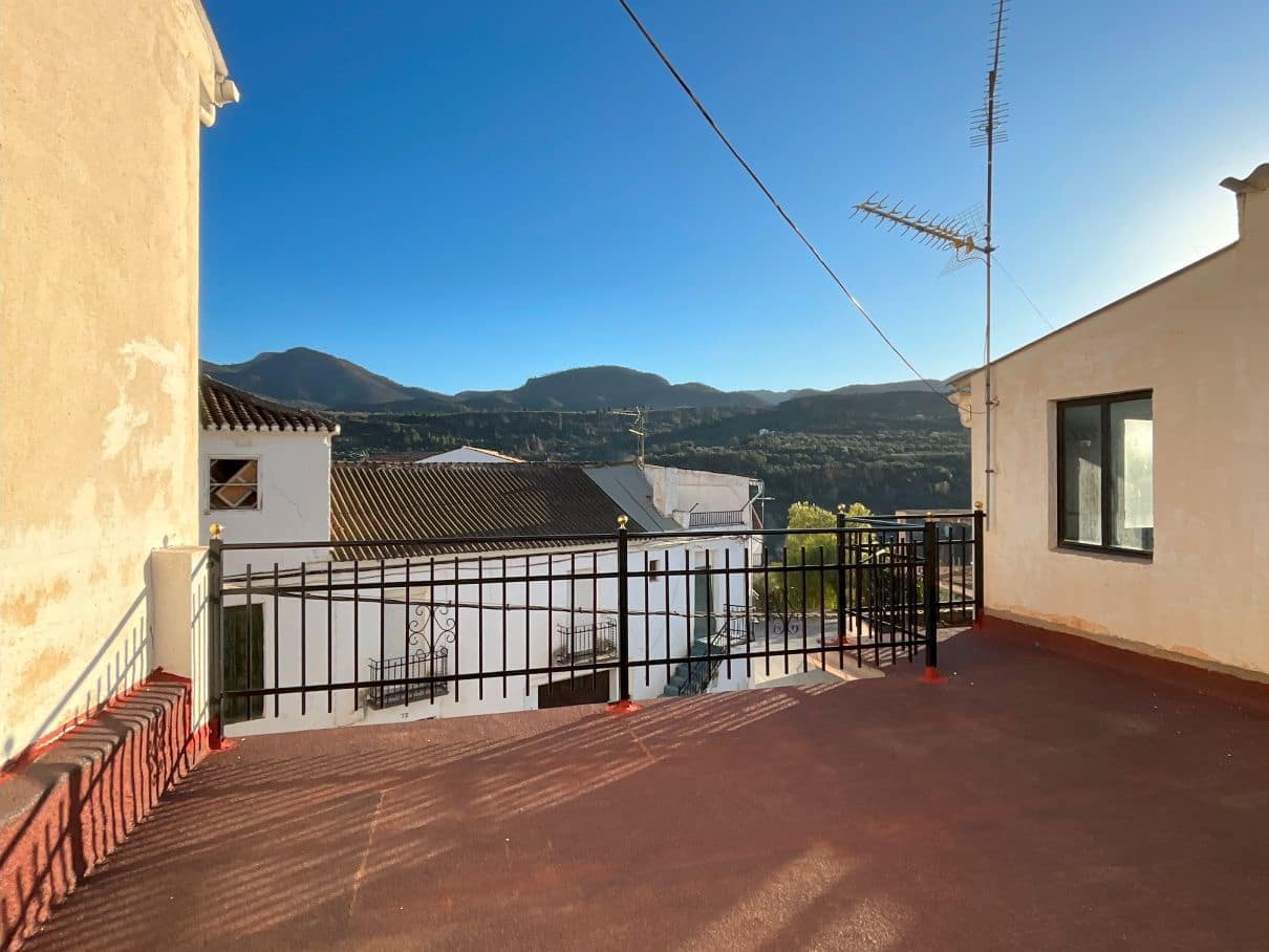 3 sovrum Hus till salu i Albunuelas med garage - 120 000 € (Ref: 9588079)