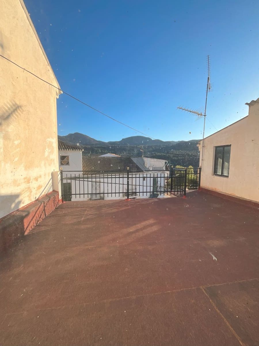 3 sovrum Hus till salu i Albunuelas med garage - 120 000 € (Ref: 9588079)