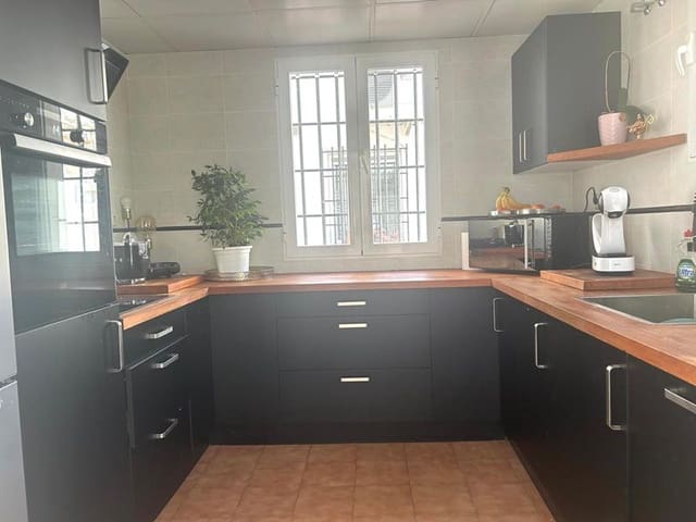 Casa de 3 habitaciones en Salobreña en venta - 499.000 € (Ref: 9588083)