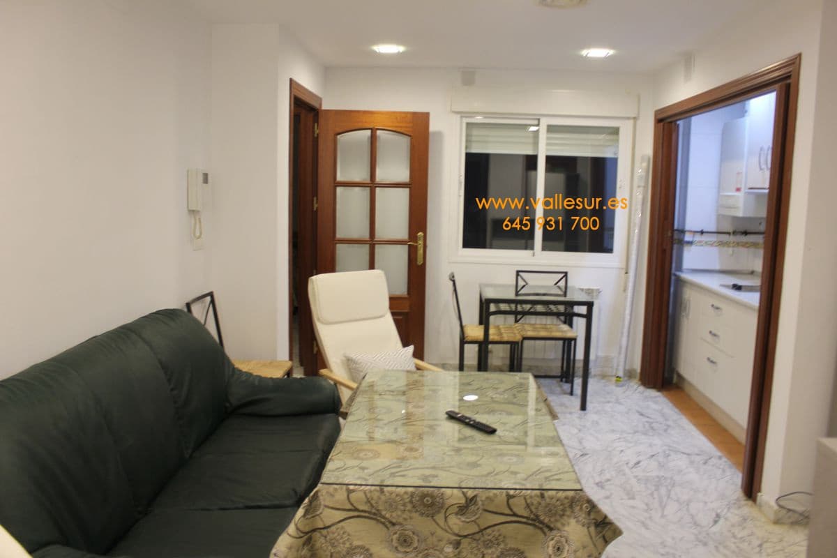 2 soveværelse Lejlighed til leje i Granada by - € 750 (Ref: 9761778)