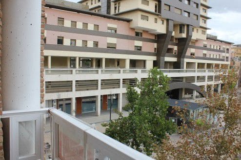 2 soveværelse Lejlighed til leje i Granada by - € 750 (Ref: 9761778)