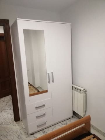 2 soveværelse Lejlighed til leje i Granada by - € 750 (Ref: 9761778)