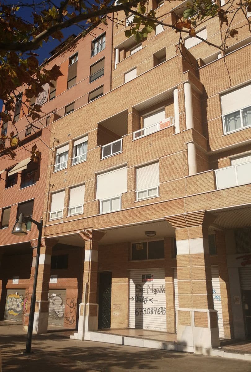 2 soveværelse Lejlighed til leje i Granada by - € 750 (Ref: 9761778)