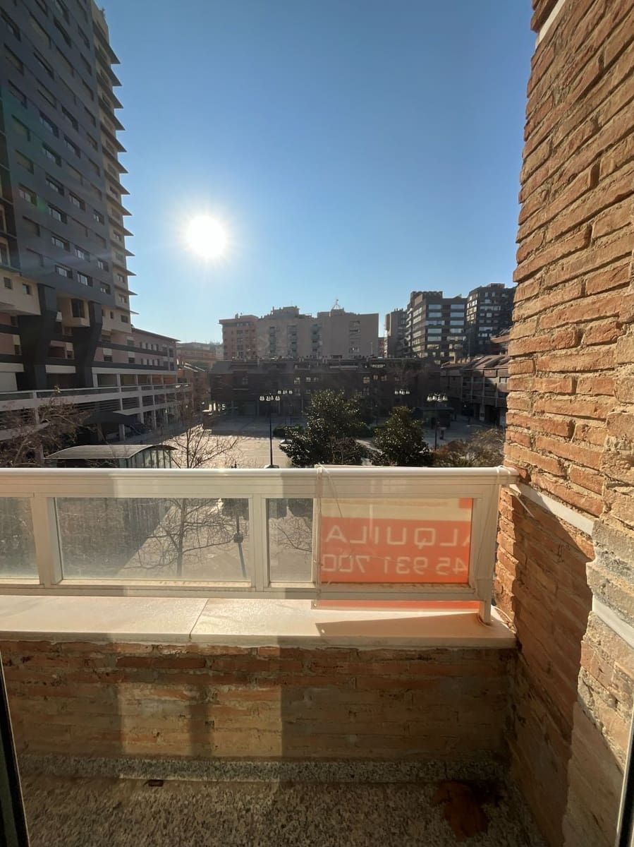 2 bedroom Flat for rent in Granada city - € 750 (Ref: 9761778)