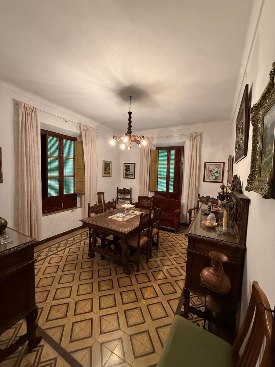 7 soverom Hus til salgs i Restabal med garasje - € 450 000 (Ref: 9790785)