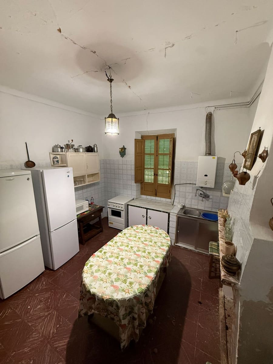 7 soverom Hus til salgs i Restabal med garasje - € 450 000 (Ref: 9790785)