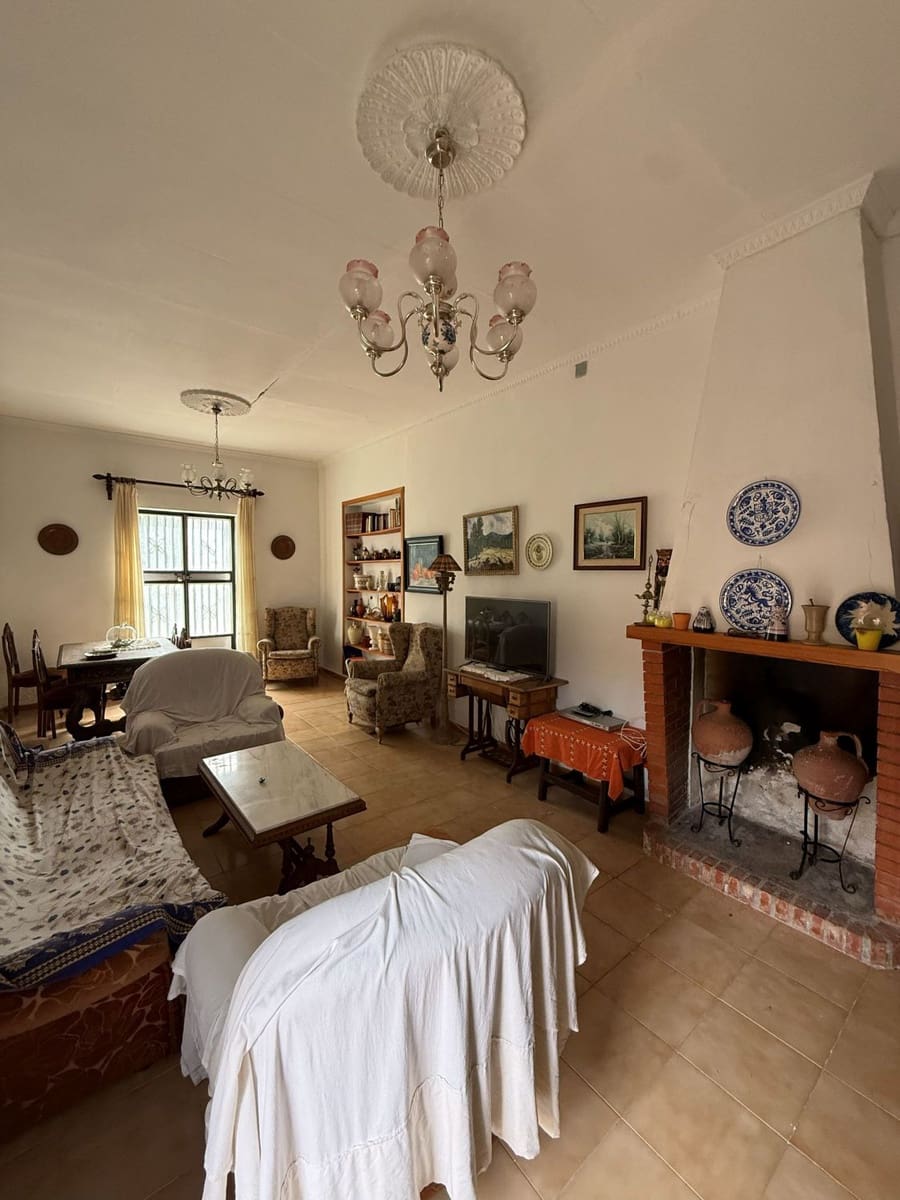 7 soverom Hus til salgs i Restabal med garasje - € 450 000 (Ref: 9790785)