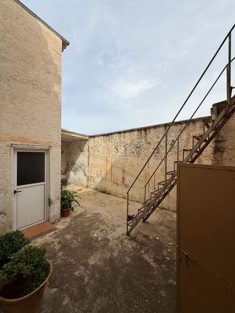 7 soverom Hus til salgs i Restabal med garasje - € 450 000 (Ref: 9790785)