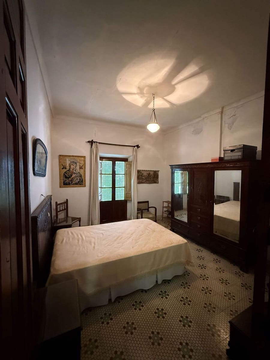 7 soverom Hus til salgs i Restabal med garasje - € 450 000 (Ref: 9790785)