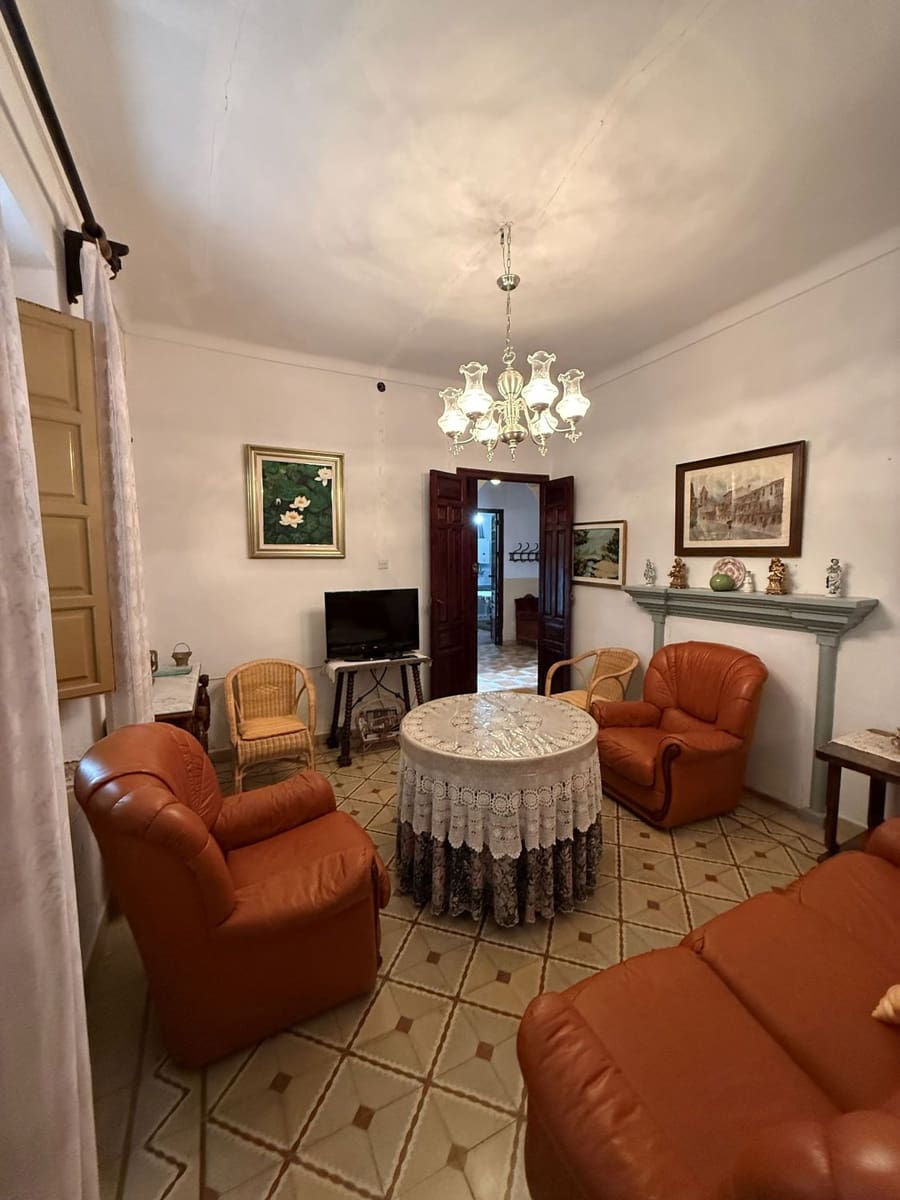 7 soverom Hus til salgs i Restabal med garasje - € 450 000 (Ref: 9790785)