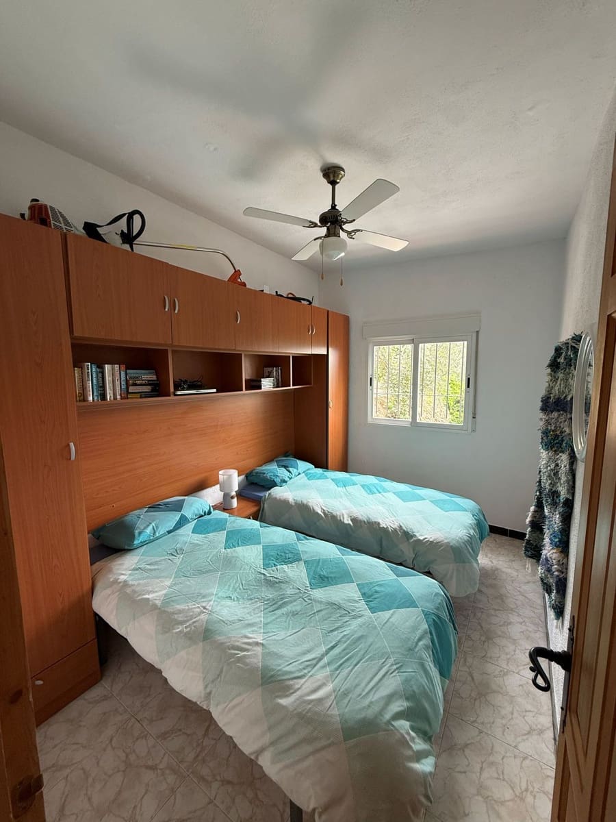 2 makuuhuone Maalaistalo myytävänä paikassa Albunuelas - 140 000 € (Ref: 9806239)