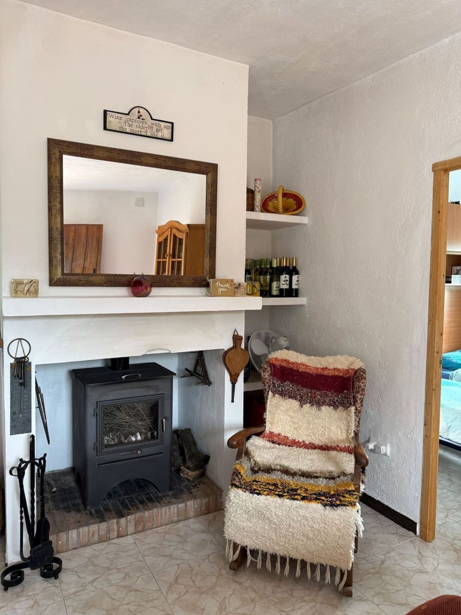 2 makuuhuone Maalaistalo myytävänä paikassa Albunuelas - 140 000 € (Ref: 9806239)