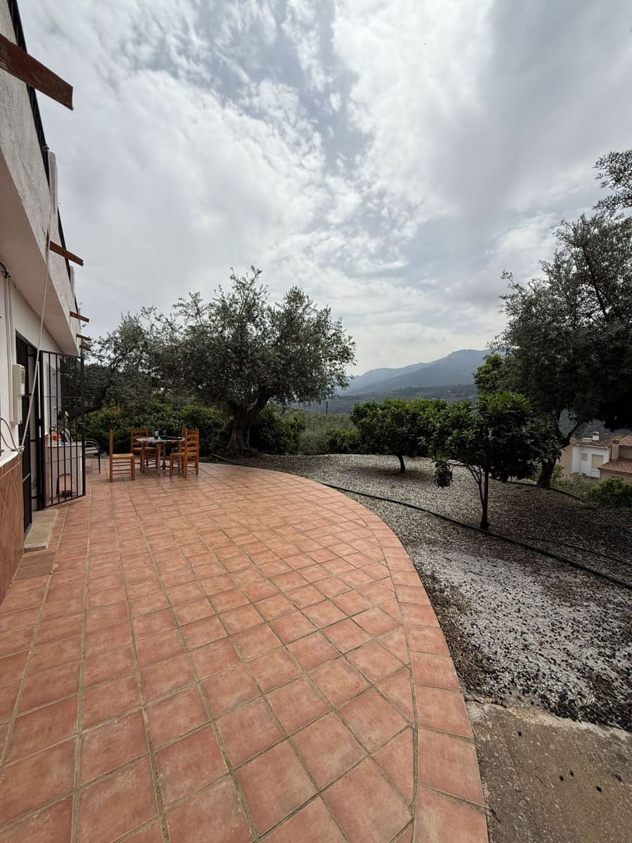 2 makuuhuone Maalaistalo myytävänä paikassa Albunuelas - 140 000 € (Ref: 9806239)