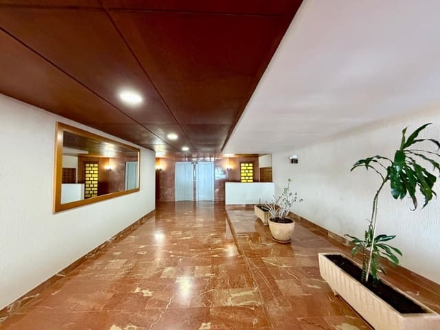 3 slaapkamer Flat te koop in Aguadulce (Almeria), Roquetas de Mar met garage - € 450.000 (Ref: 10011567)