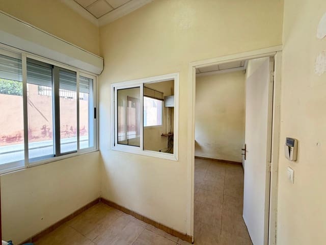 Commercial for sale in Almería city - € 90,000 (Ref: 10013100)