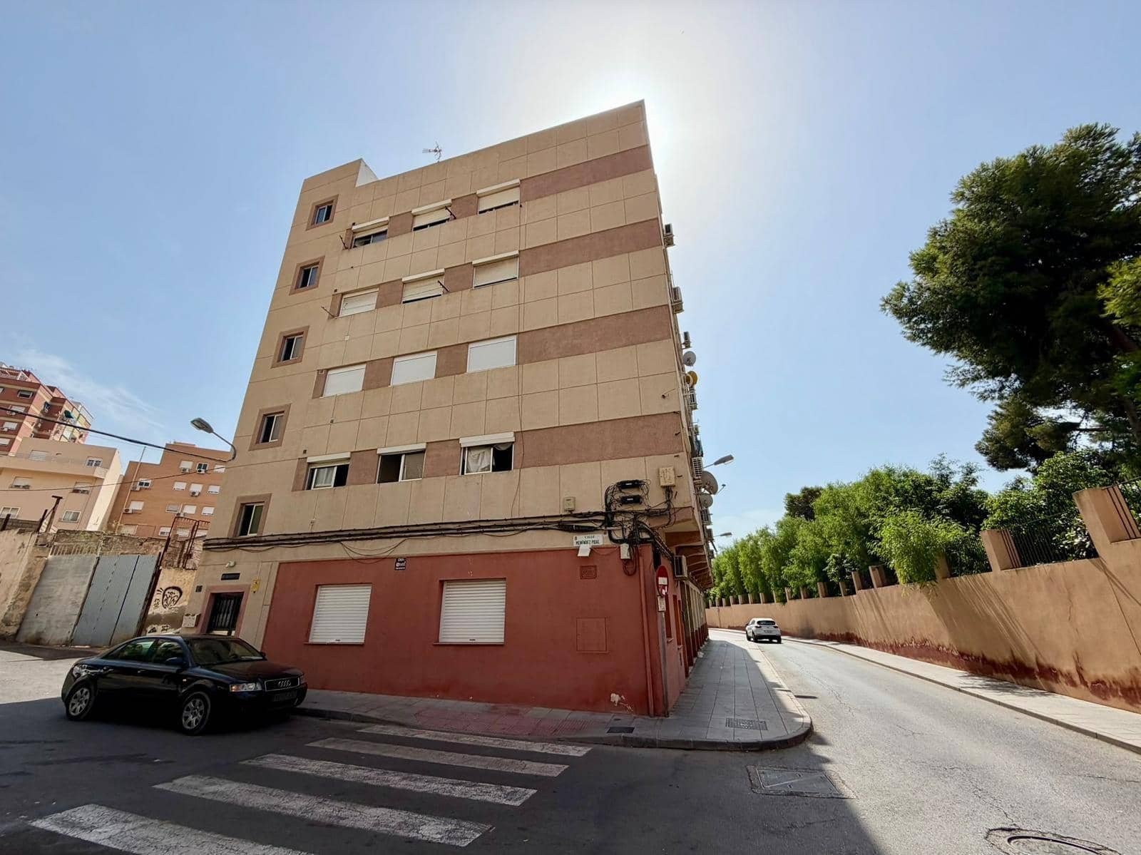 Commercial for sale in Almeria city - € 90,000 (Ref: 10013100)