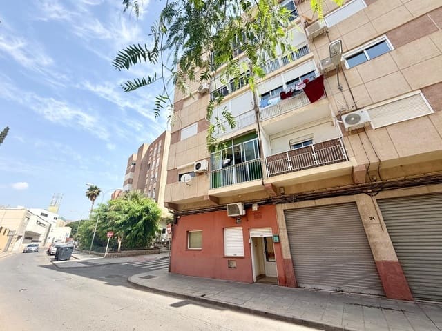 Commercial for sale in Almería city - € 90,000 (Ref: 10013100)