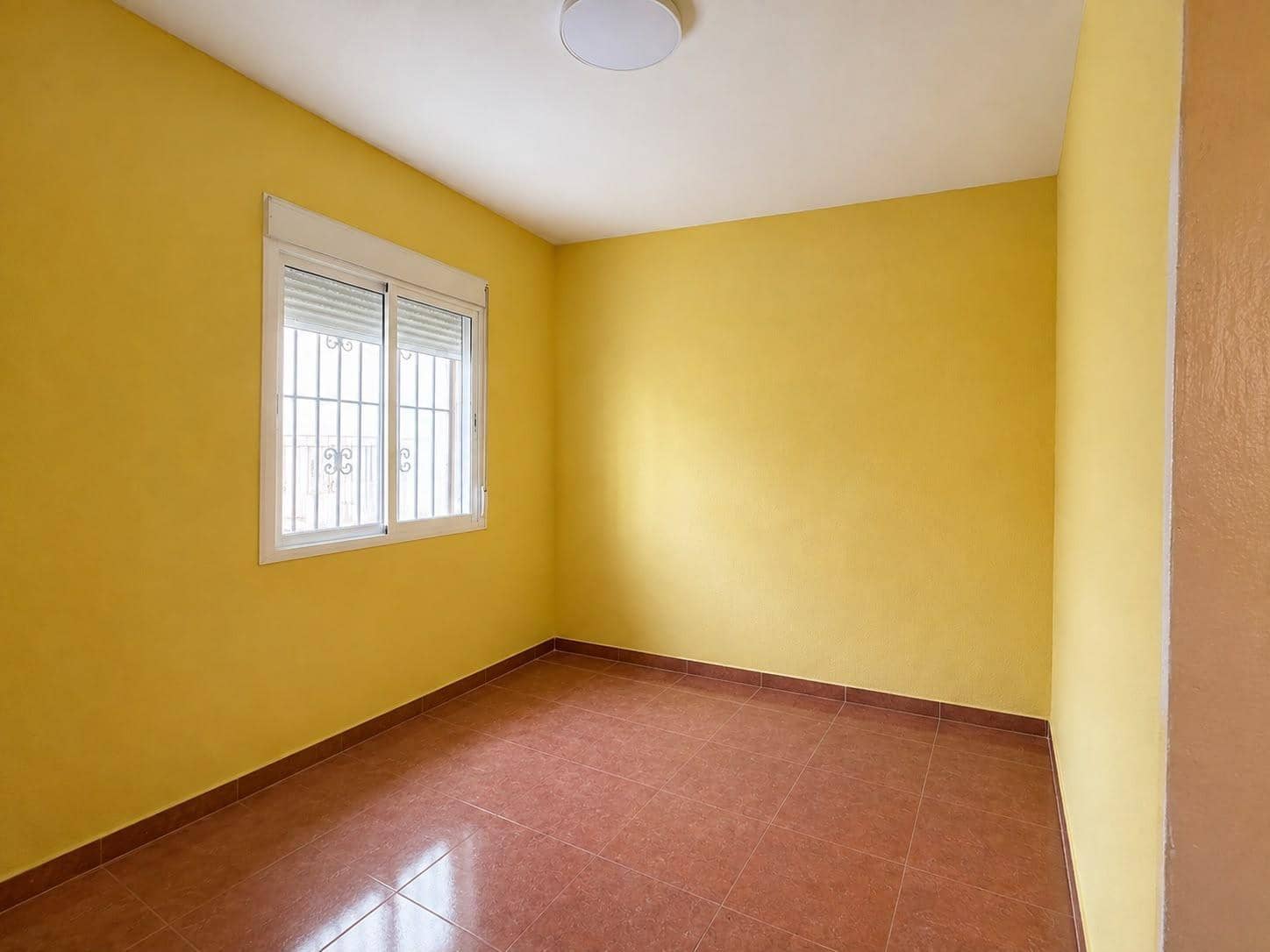 4 bedroom Terraced Villa for sale in Roquetas de Mar with garage - € 157,000 (Ref: 10013102)