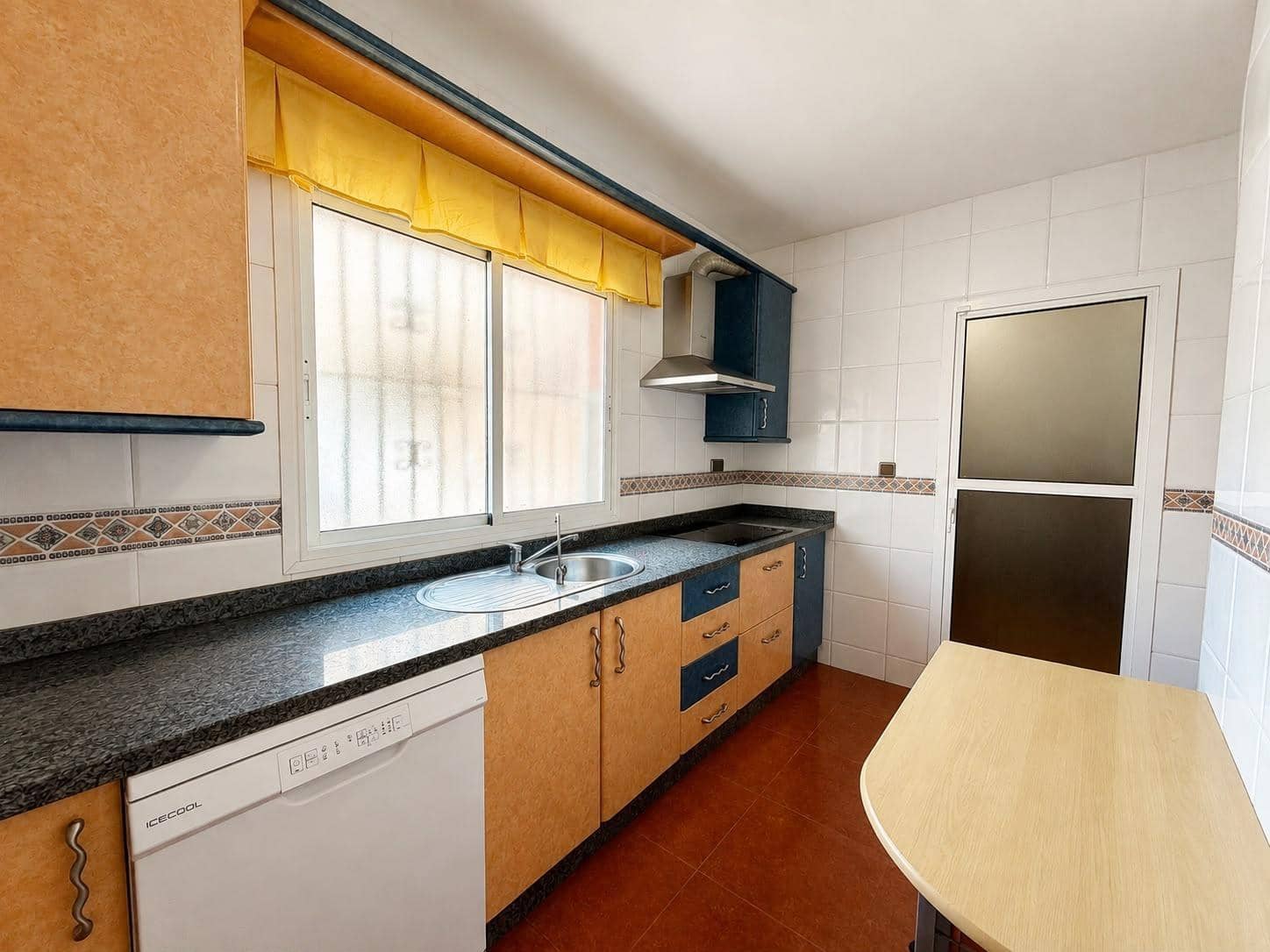 4 bedroom Terraced Villa for sale in Roquetas de Mar with garage - € 157,000 (Ref: 10013102)