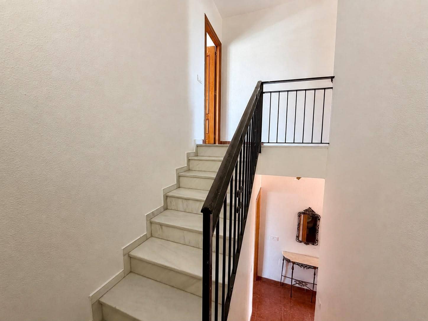 4 bedroom Terraced Villa for sale in Roquetas de Mar with garage - € 157,000 (Ref: 10013102)