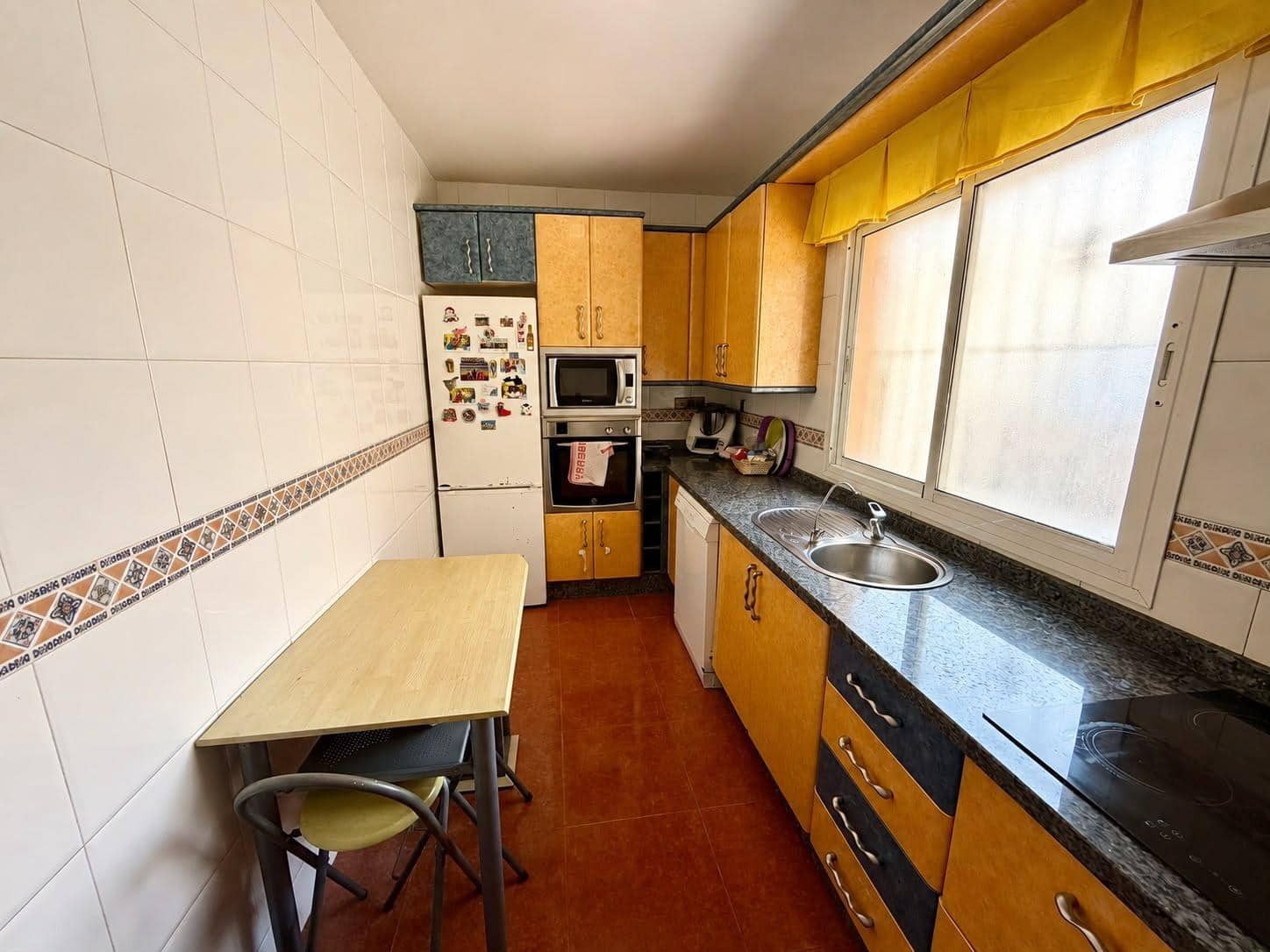 4 bedroom Terraced Villa for sale in Roquetas de Mar with garage - € 157,000 (Ref: 10013102)