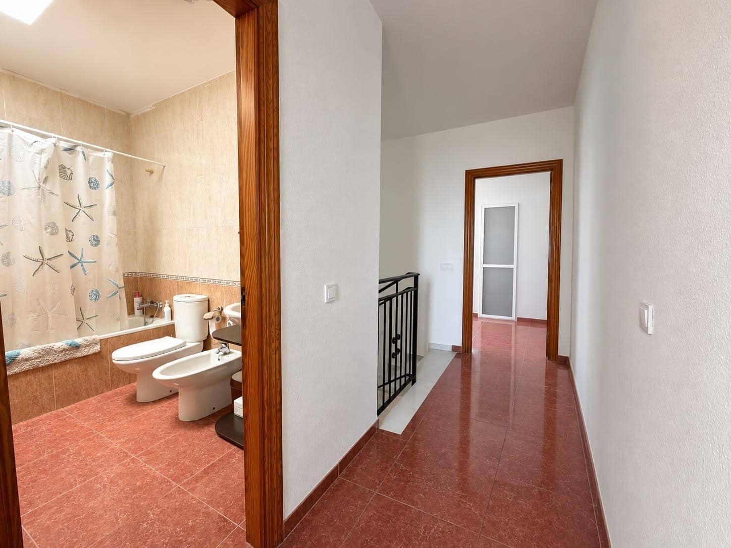 4 bedroom Terraced Villa for sale in Roquetas de Mar with garage - € 157,000 (Ref: 10013102)