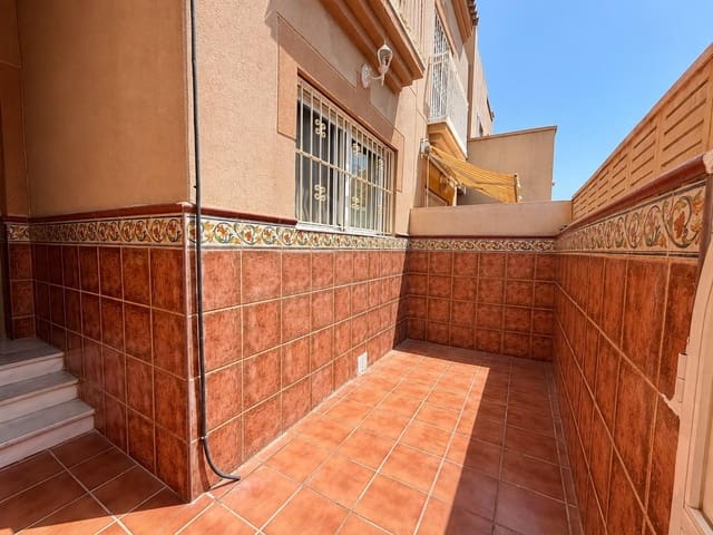 4 bedroom Terraced Villa for sale in Roquetas de Mar with garage - € 157,000 (Ref: 10013102)