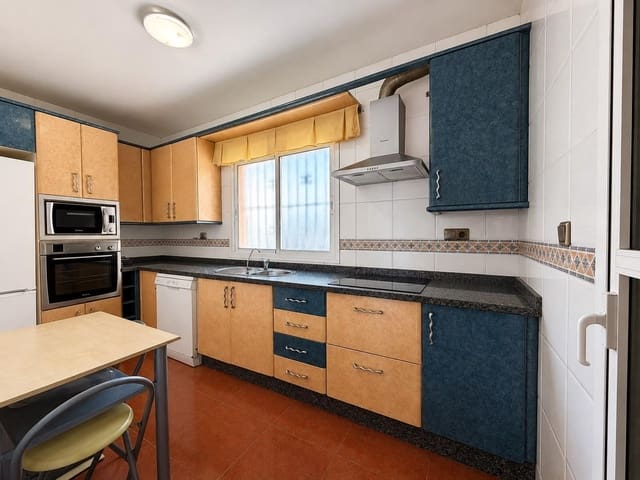 4 bedroom Terraced Villa for sale in Roquetas de Mar with garage - € 157,000 (Ref: 10013102)