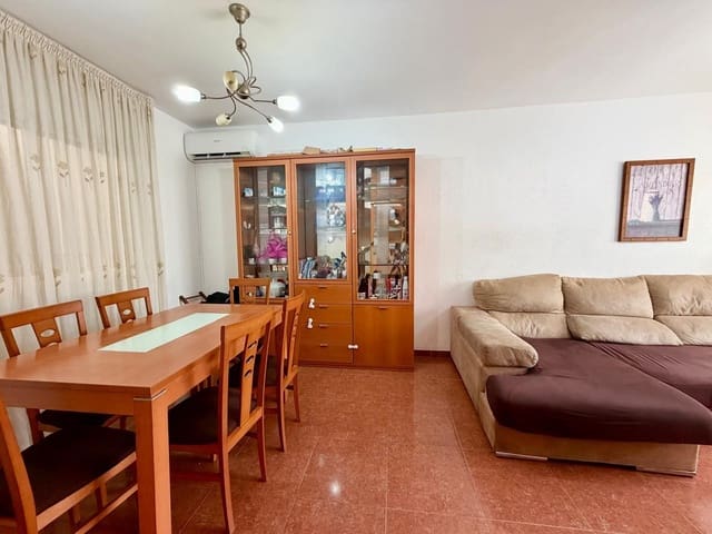 4 bedroom Terraced Villa for sale in Roquetas de Mar with garage - € 157,000 (Ref: 10013102)