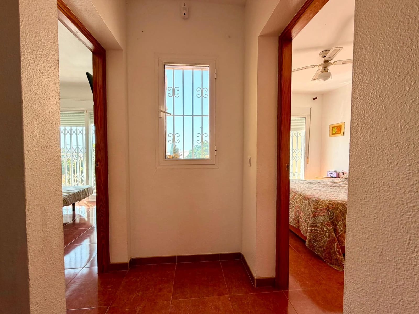 4 bedroom Terraced Villa for sale in Roquetas de Mar with garage - € 157,000 (Ref: 10013102)