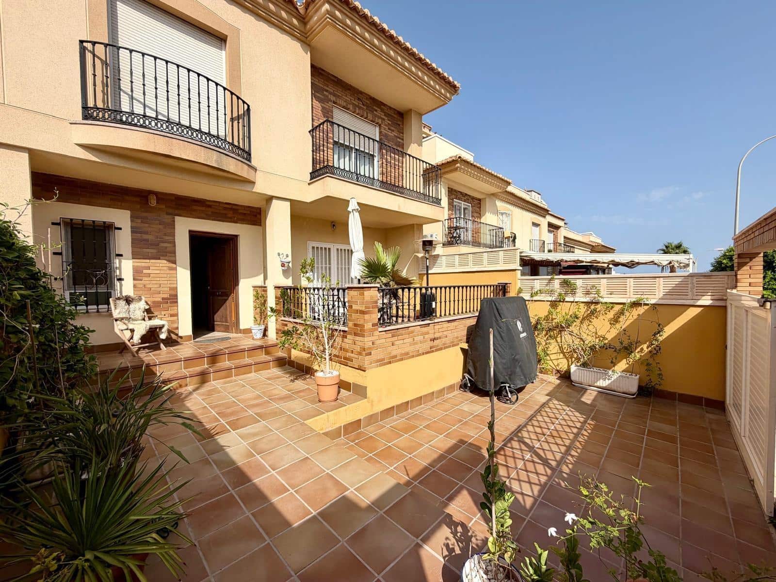 4 bedroom Terraced Villa for rent in Aguadulce (Almeria) with pool - € 1,200 (Ref: 10021039)