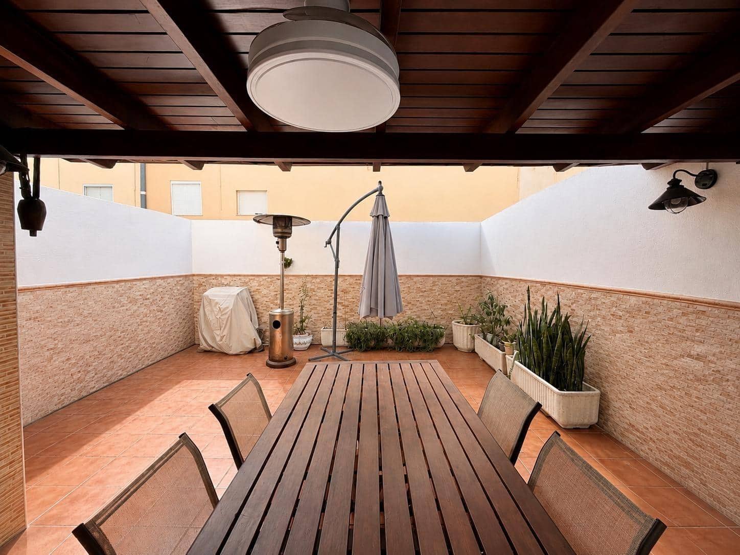 Adosado de 4 habitaciones en Huércal de Almería en venta con garaje - 295.000 € (Ref: 10031739)
