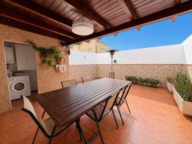 Adosado de 4 habitaciones en Huércal de Almería en venta con garaje - 295.000 € (Ref: 10031739)
