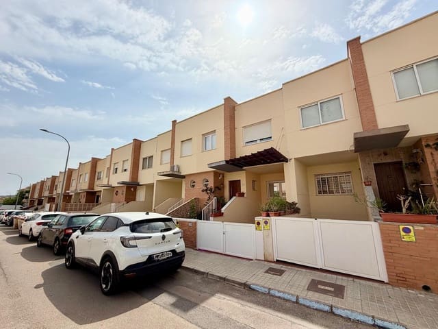 Adosado de 4 habitaciones en Huércal de Almería en venta con garaje - 295.000 € (Ref: 10031739)