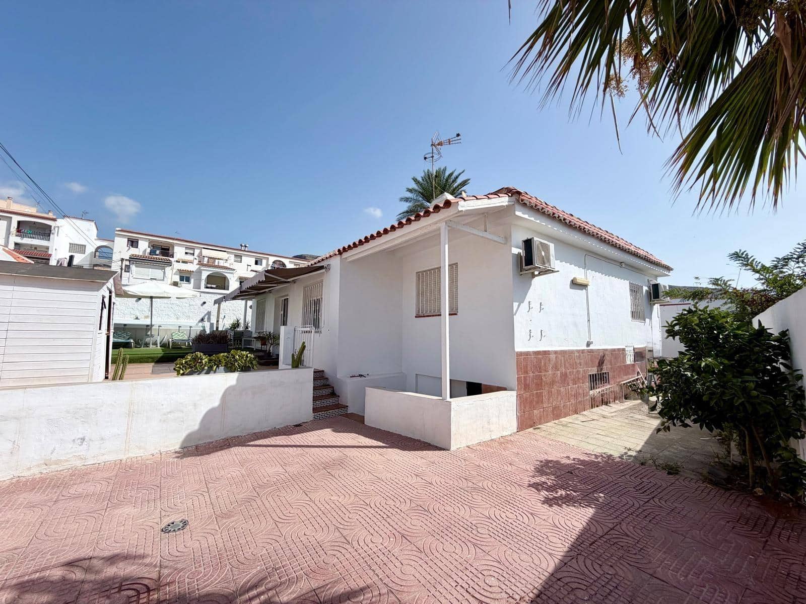 3 chambre Villa/Maison à vendre à Aguadulce (Almeria) avec piscine - 399 000 € (Ref: 10047470)