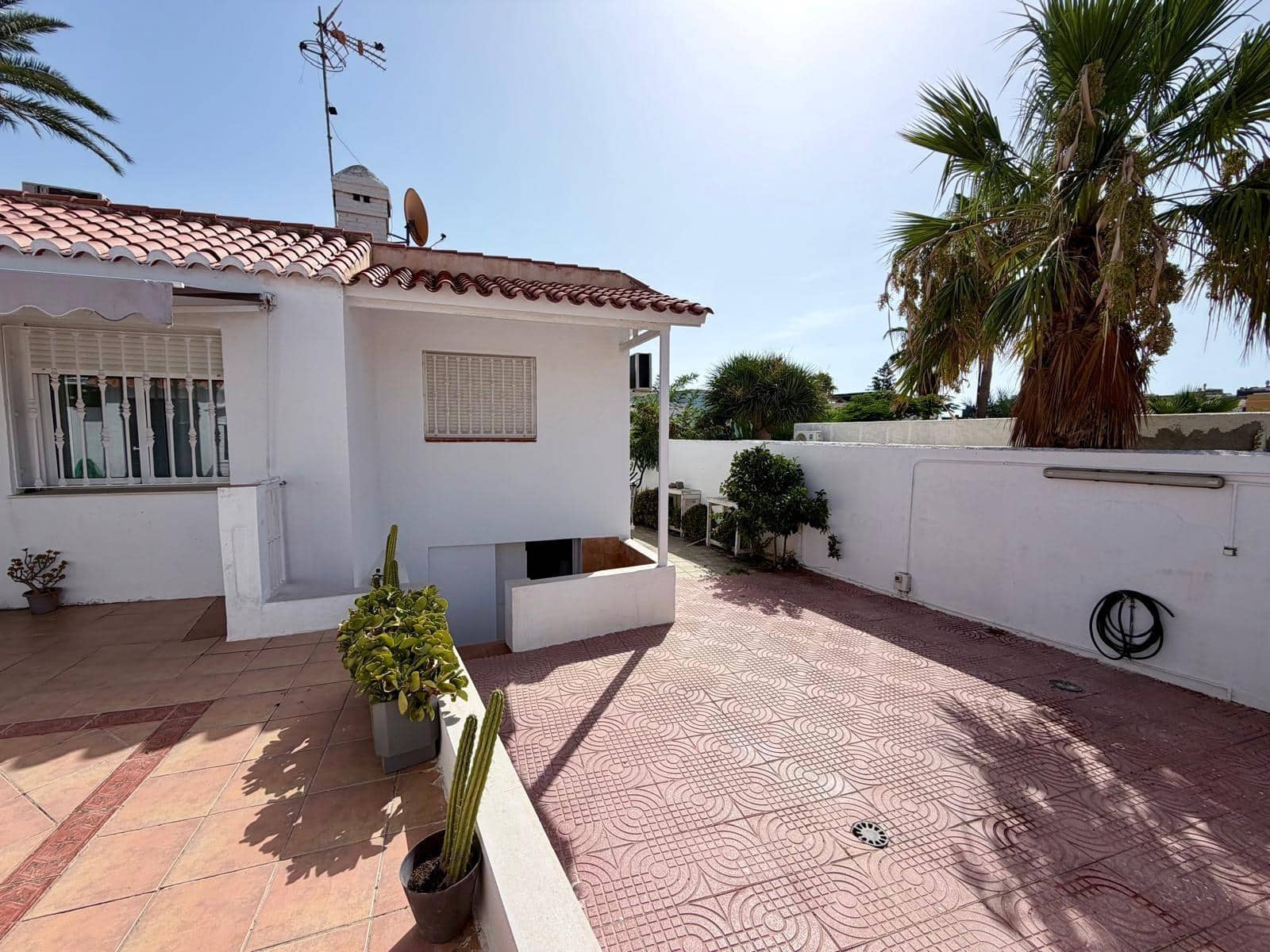 3 chambre Villa/Maison à vendre à Aguadulce (Almeria) avec piscine - 399 000 € (Ref: 10047470)