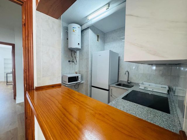 1 quarto Apartamento para arrendar em Almeria cidade - 800 € (Ref: 10115778)