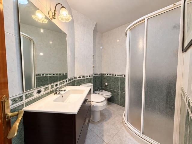 3 quarto Apartamento para venda em Centro, Almeria cidade - 125 000 € (Ref: 10115779)