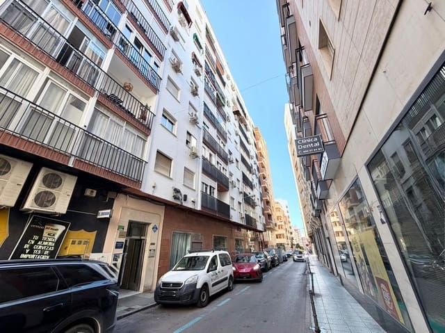 3 quarto Apartamento para venda em Centro, Almeria cidade - 125 000 € (Ref: 10115779)