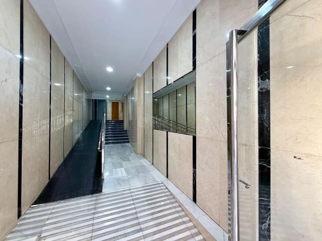 3 quarto Apartamento para venda em Centro, Almeria cidade - 125 000 € (Ref: 10115779)